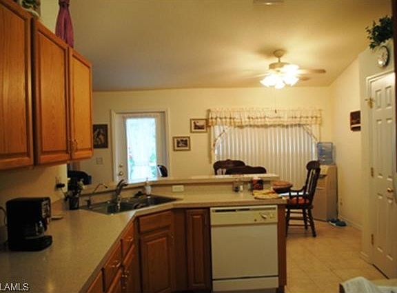 5th image of 925 NE 14th Ter