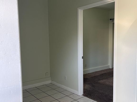 5th image of 1336 E Kenwood Ave