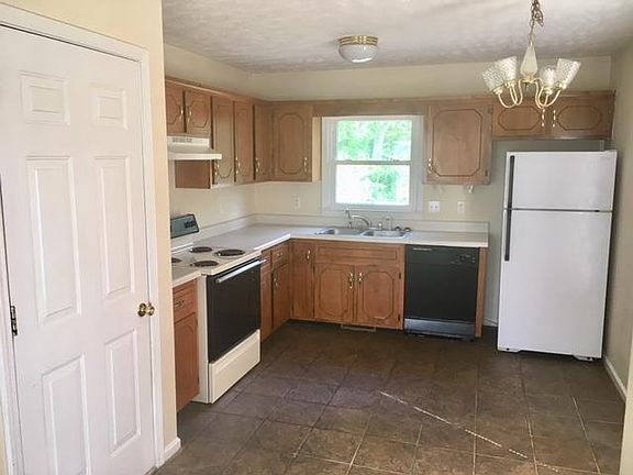3rd image of 1768 Cranwell Ct