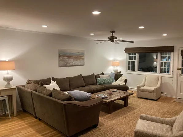 245 Unquowa Rd, Fairfield, CT