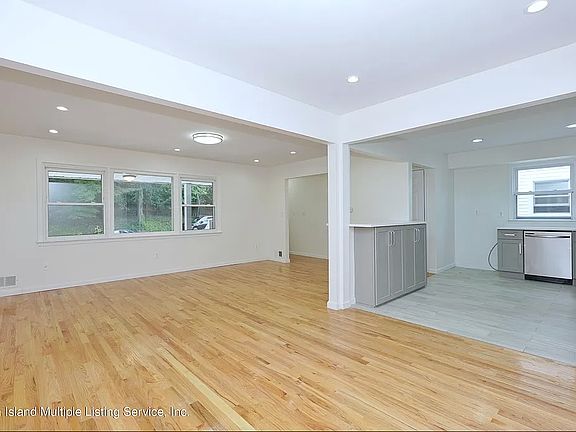 4th image of 787 Rockland Ave #1R