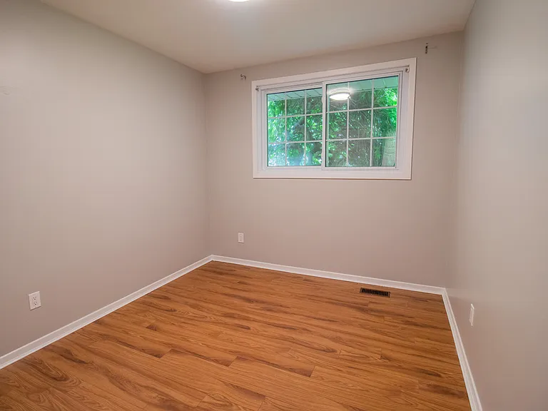 15 Sheridan Dr — Photo 9