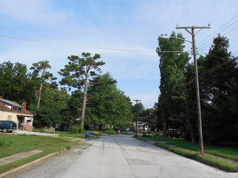 2nd image of 640 S Fairway Ave