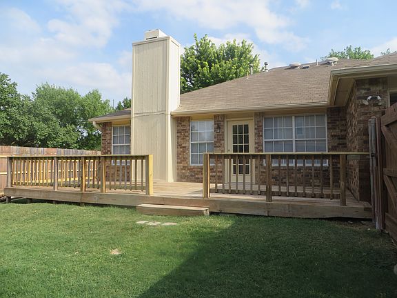2nd image of 965 Little Den Dr