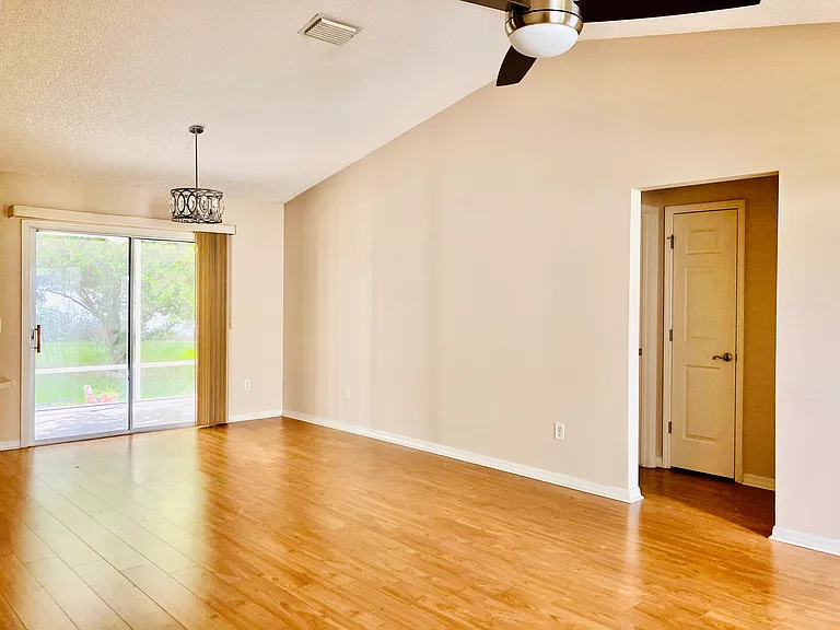 9540 SE 171st Argyll St — Photo 7