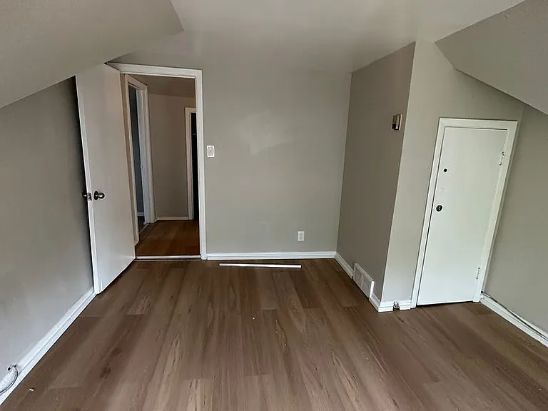 1185 E 123rd St #3 — Photo 7