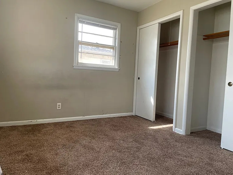 3215 S Mount Carmel Ave — Photo 6
