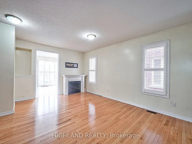 515 Coach Dr — Photo 4