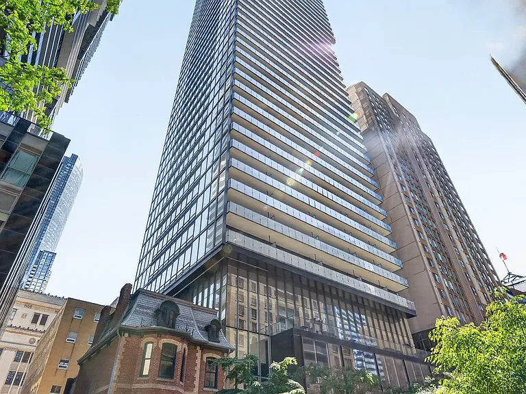 15 Grenville St #2902 — Photo 1