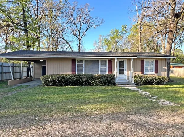 209 Roosevelt Rd, Hooks, TX 75561