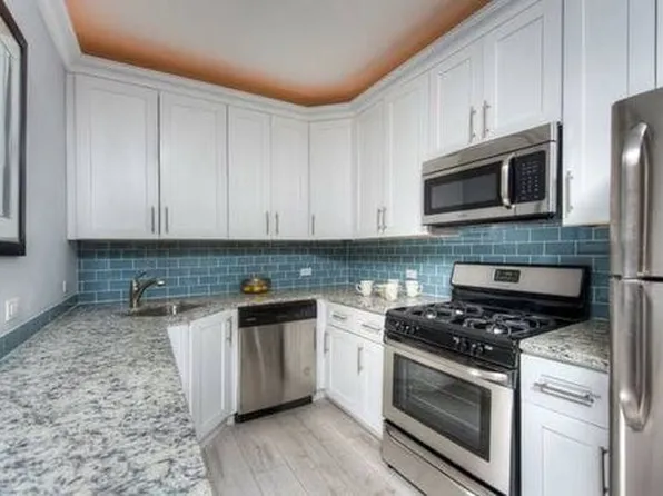 15 N Vail Ave #208-V, Arlington Heights, IL 60005