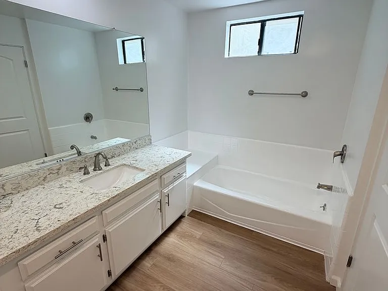 15323 Weddington Street — Photo 21