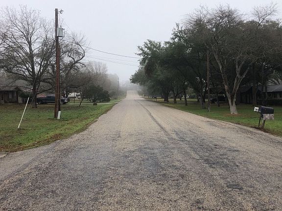 5th image of 409 Bobwhite Ln