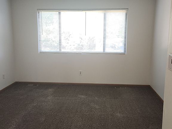 4th image of 1269 Getzelman Dr APT 1W