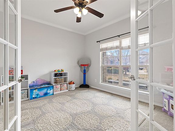 5th image of 608 Irish Glen Ct