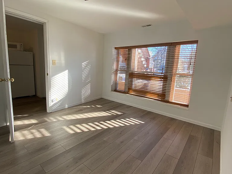 5954 W Leland Ave #BASEMENT — Photo 5