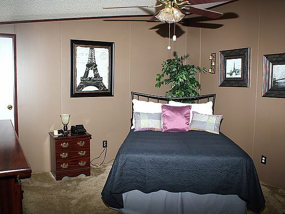 3rd image of 10015 Whispering Meadows Dr N