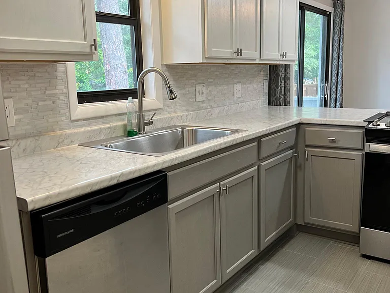 811 Rumford Pl #B — Photo 7