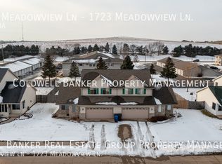 1723 Meadowview Ln, Little Chute, WI 54140