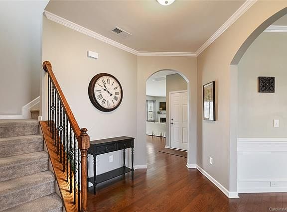3rd image of 3417 Tottenham Ct