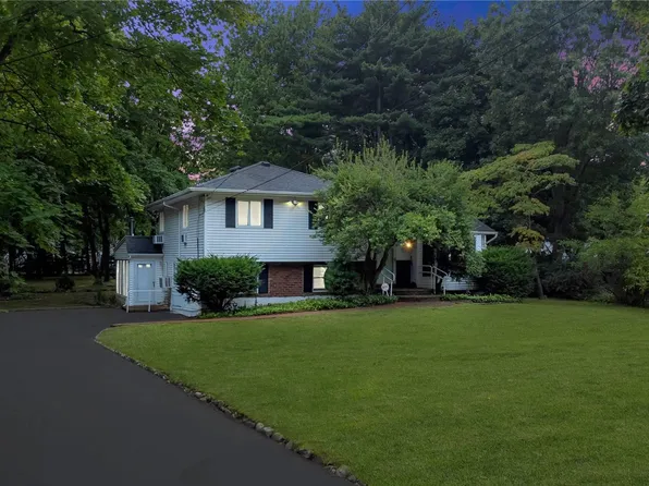 122 Ketay Drive S, East Northport, NY 11731