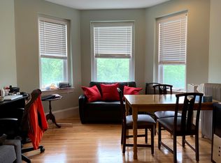 125 Park Dr APT 18, Boston, MA 02215