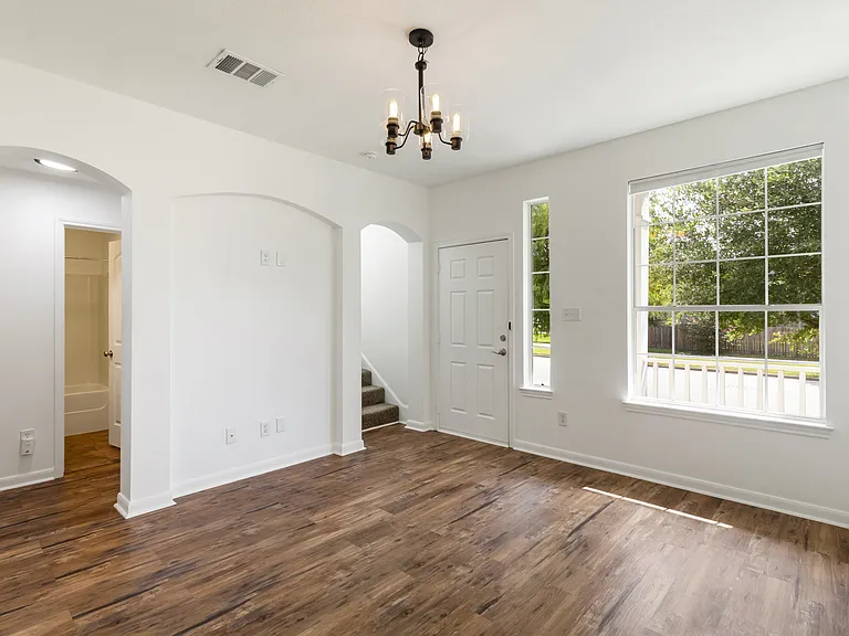 2023 Autumn Lake Dr — Photo 7