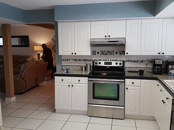 3rd image of 3117 W Burke St