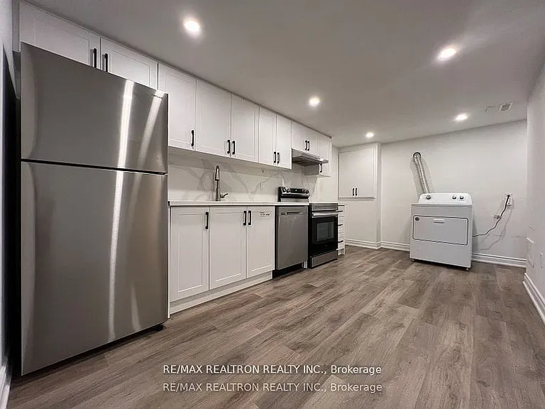 25 Emperor St #BASEMENT — Photo 8