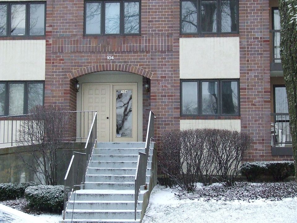 1st image of 104 N Pine Ave APT 203