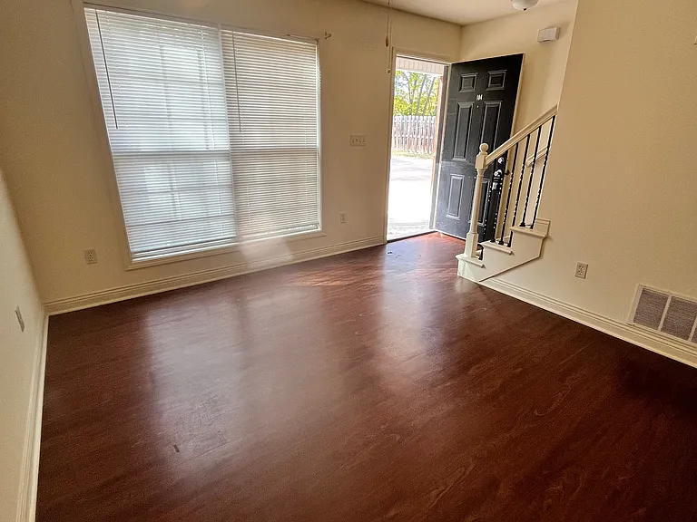 711 N Ann St #103 — Photo 2