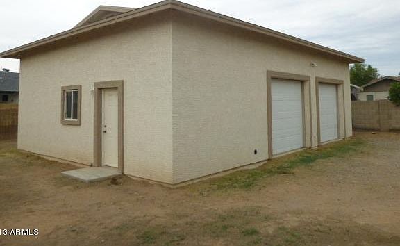 2nd image of 715 N Linden Cir