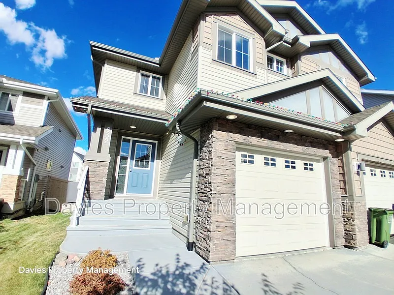 3 bed, 2.5 bath, 1335 sqft, $2,000 — Photo 2