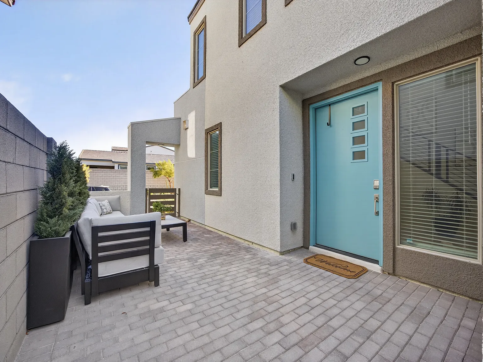 4 bed, 2561 sqft, $3,400 — Photo 4