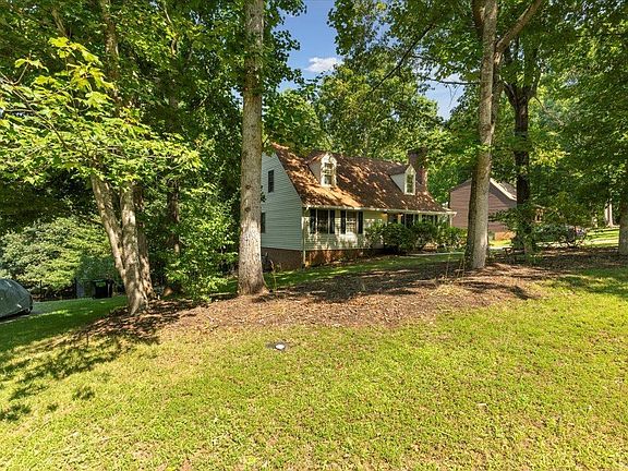 4th image of 409 Cambridge Dr