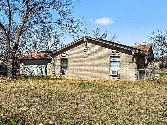 2nd image of 1732 Tanglewood Dr
