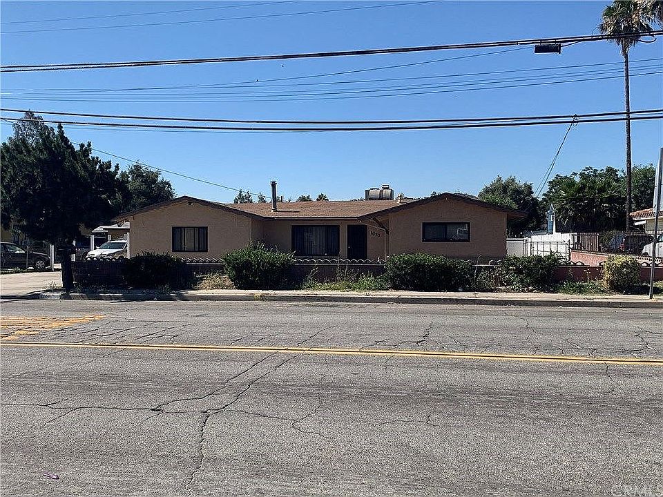 1st image of 1055 W 48th St