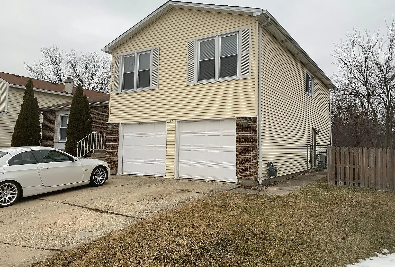 18 W Stevenson Dr — Photo 2