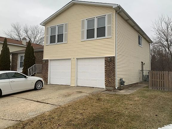 2nd image of 18 W Stevenson Dr