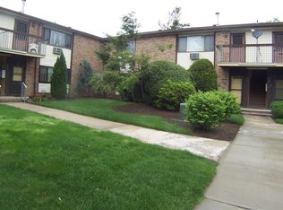 407 Cricket Ln #407, Woodbridge, NJ 07095