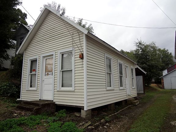 3rd image of 3990 Circle Dr