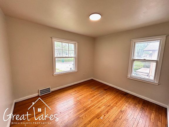 5th image of 21728 Beechwood Ave
