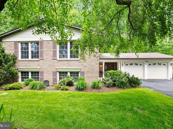 7002 Barnacle Pl, Burke, VA 22015