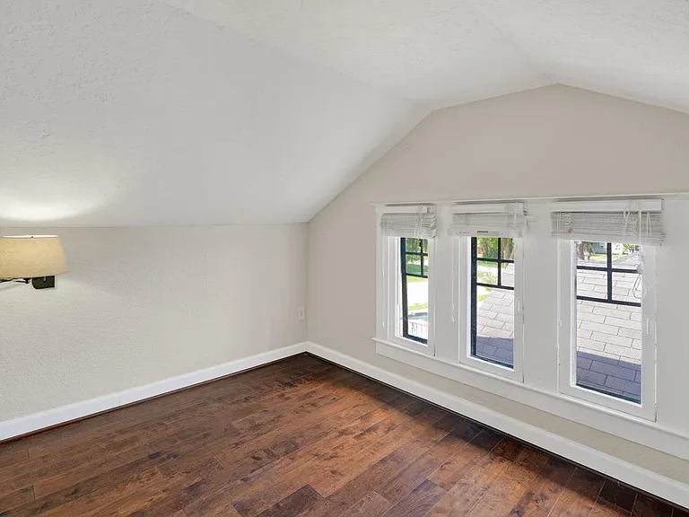 5401 N Capitol St — Photo 31