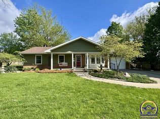 106 Kansas Ave, Hiawatha, KS 66434