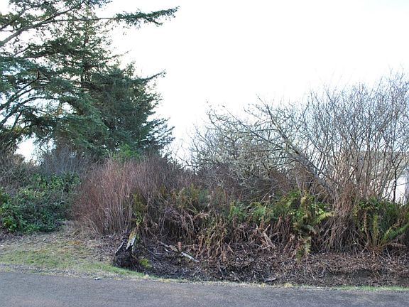 2nd image of 191 Octopus Ave NE