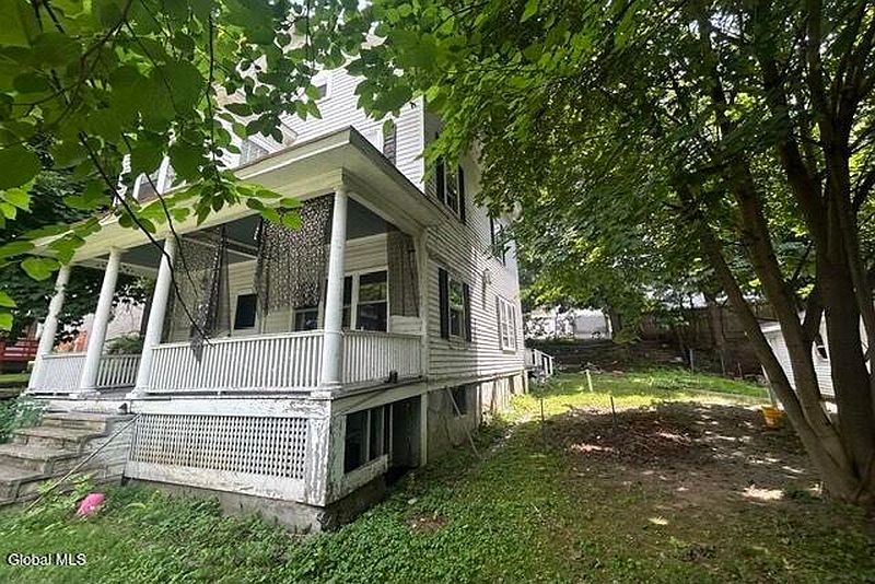 3rd image of 4 Walker Avenue