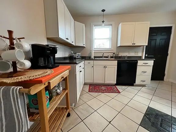 5th image of 824 Thurman Ave