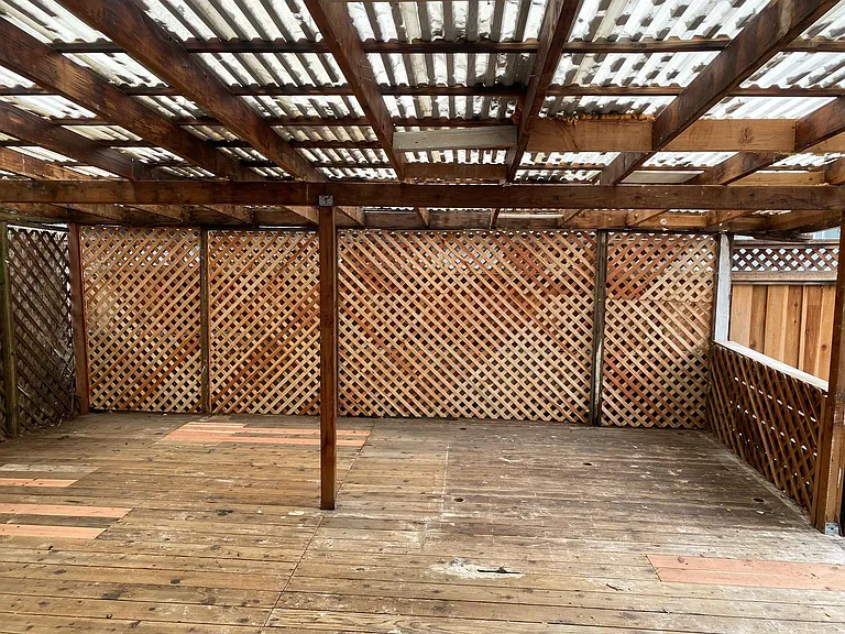 192 Florence St — Photo 6