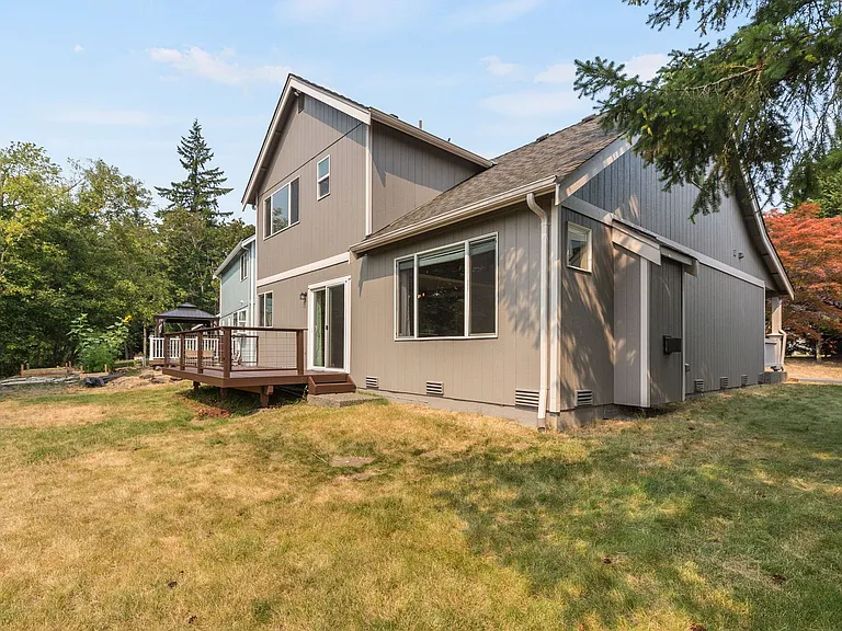 2116 82nd Dr NE — Photo 31